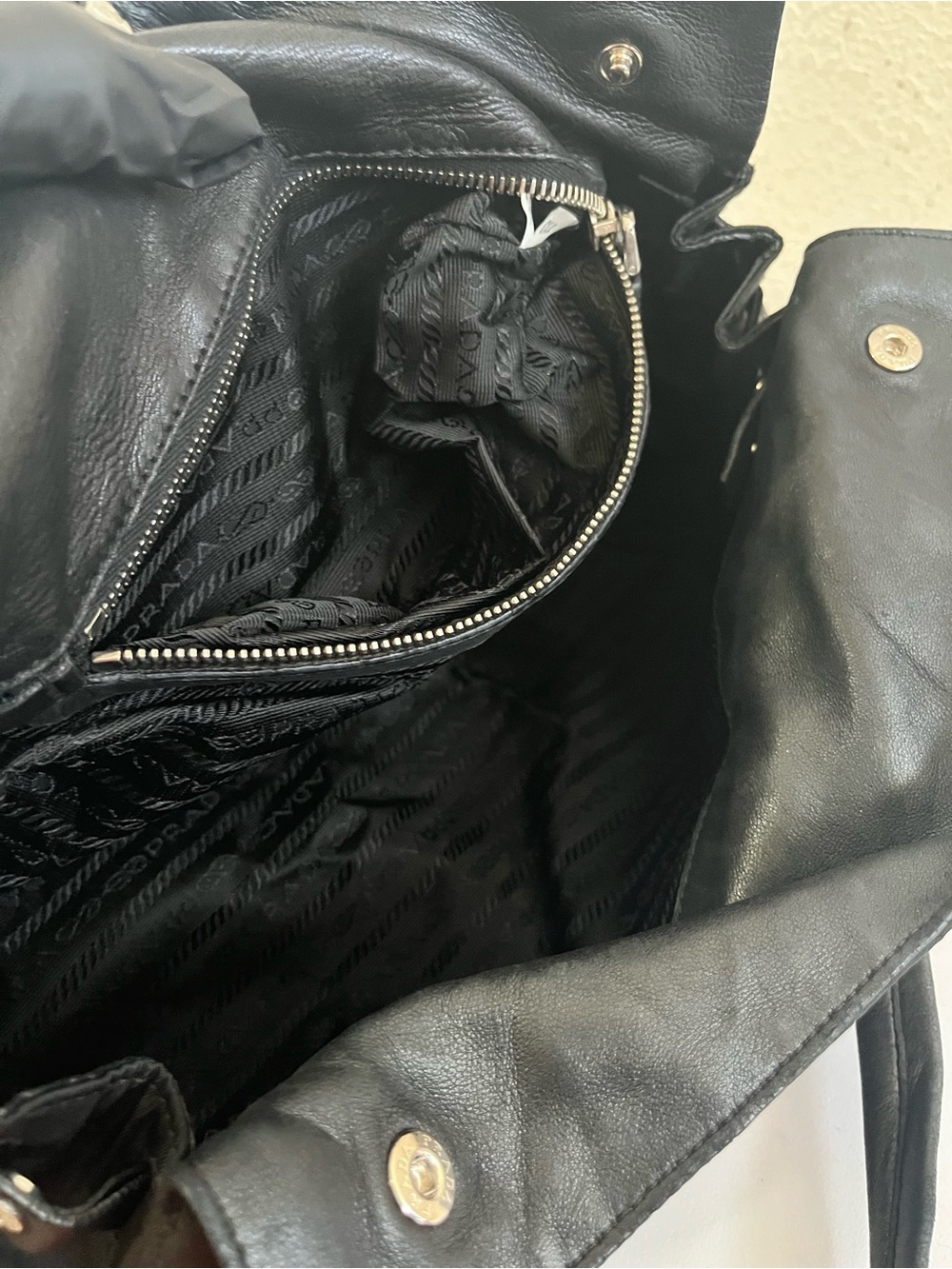 Prada nylon vintage pushlock shoulder bag - Picture 7 of 12
